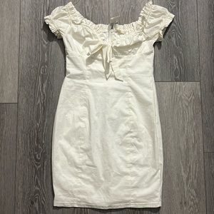 Off white Mini Dress. Size M. Body Con.